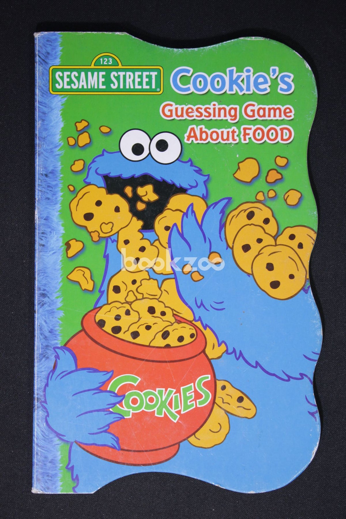 Buy Sesame Street Cookie's Guessing Game about food by bendon books at
